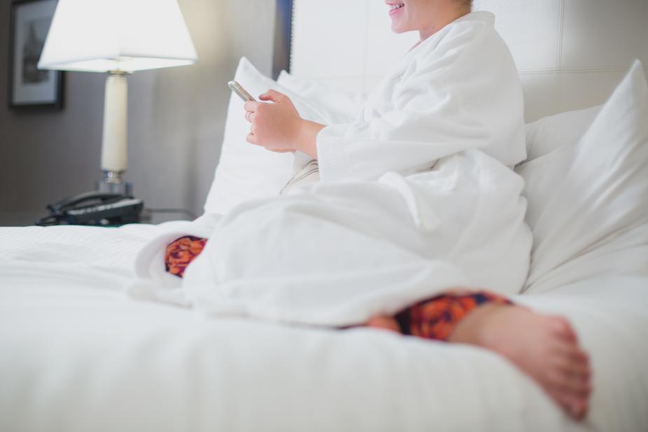 woman-relaxes-at-hotel_925x